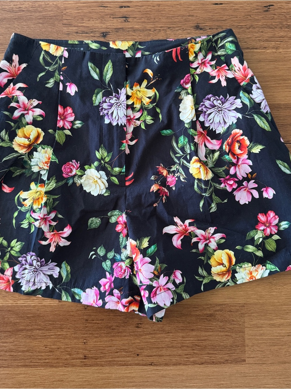 Zara Black High-Waist Floral Shorts